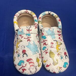Monkey Feet Kids Moccasins - White and Multicolor Size 2-3 Year Dr Seuss